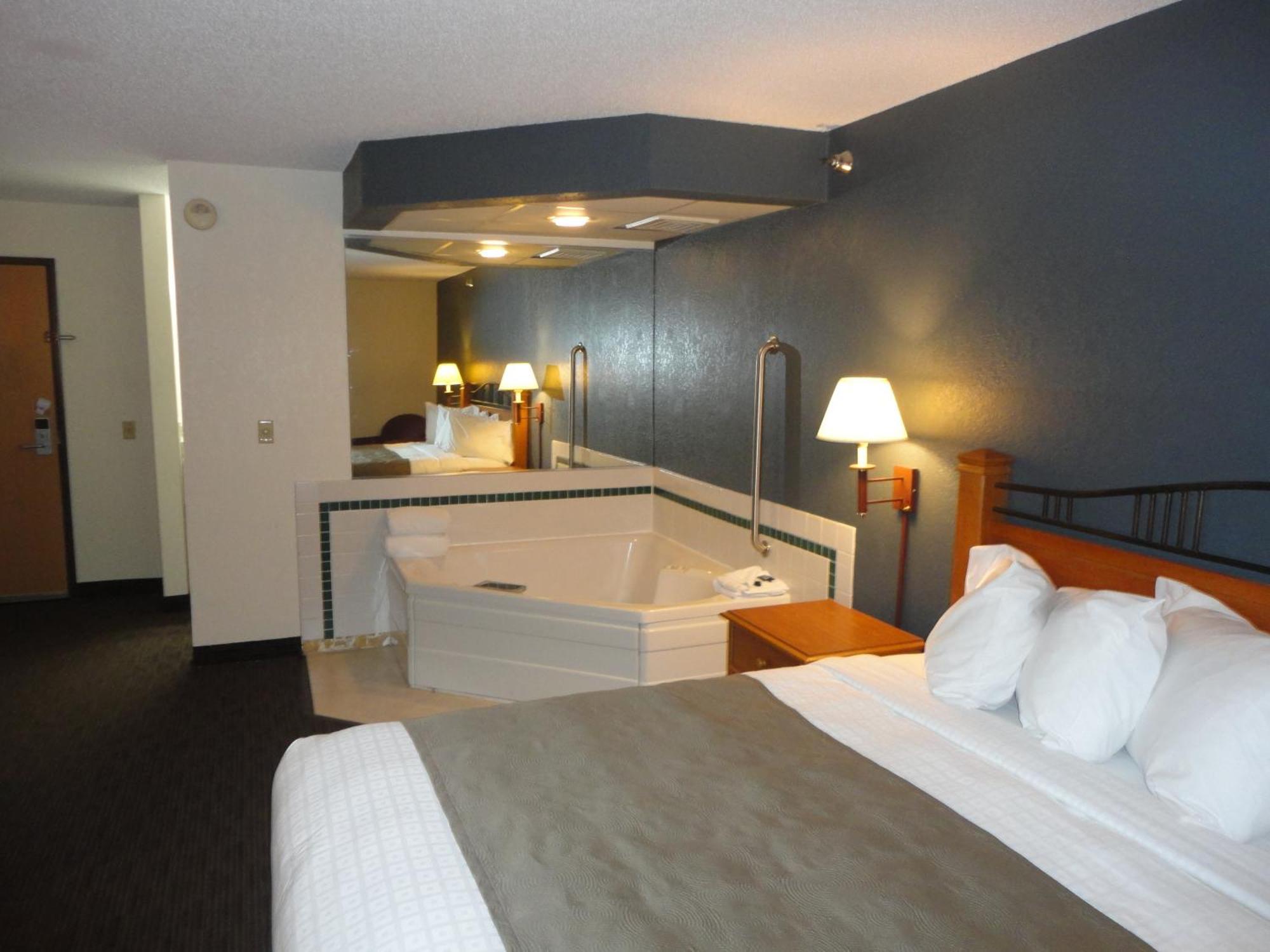 Baymont By Wyndham Owatonna Hotel Exterior foto